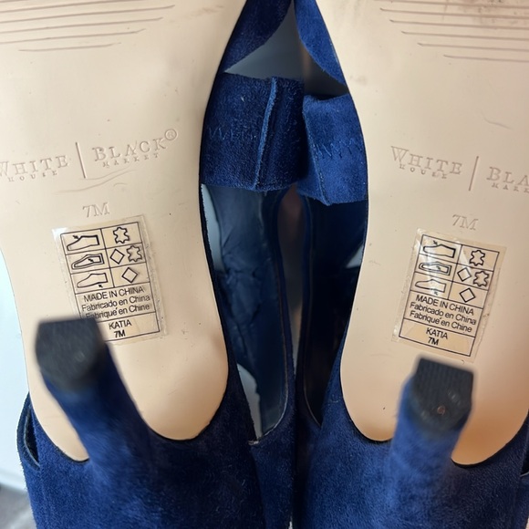 💙WHITE HOUSE BLACK MARKET BLUE VELVET ZIP UP BACK 4.5” HEELS SIZE 7 MEDIUM💙 - Picture 16 of 16